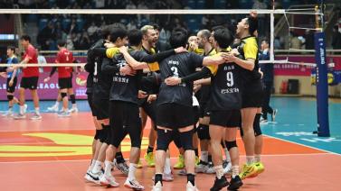 之間的巨大 之間的巨大